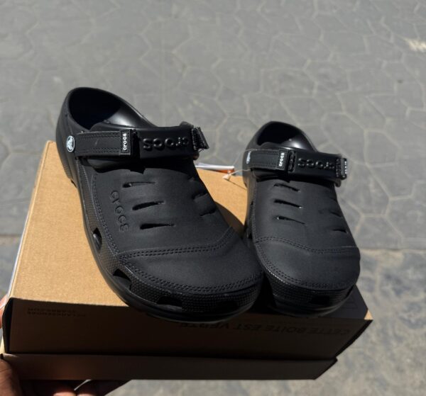 Crocks_Plain
